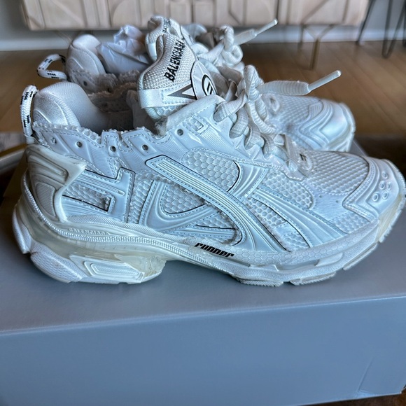 Balenciaga Runners - Picture 3 of 13